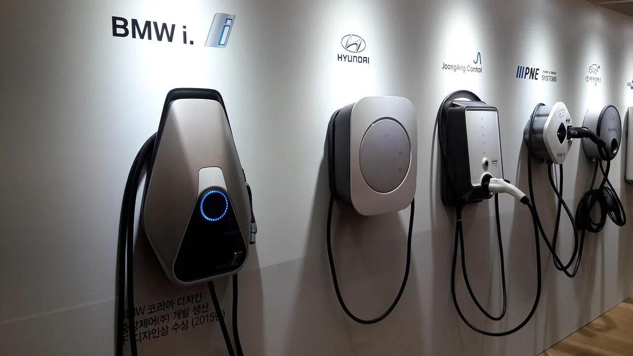 The Best Car Chargers for Fast, Reliable On-the-Go Power
