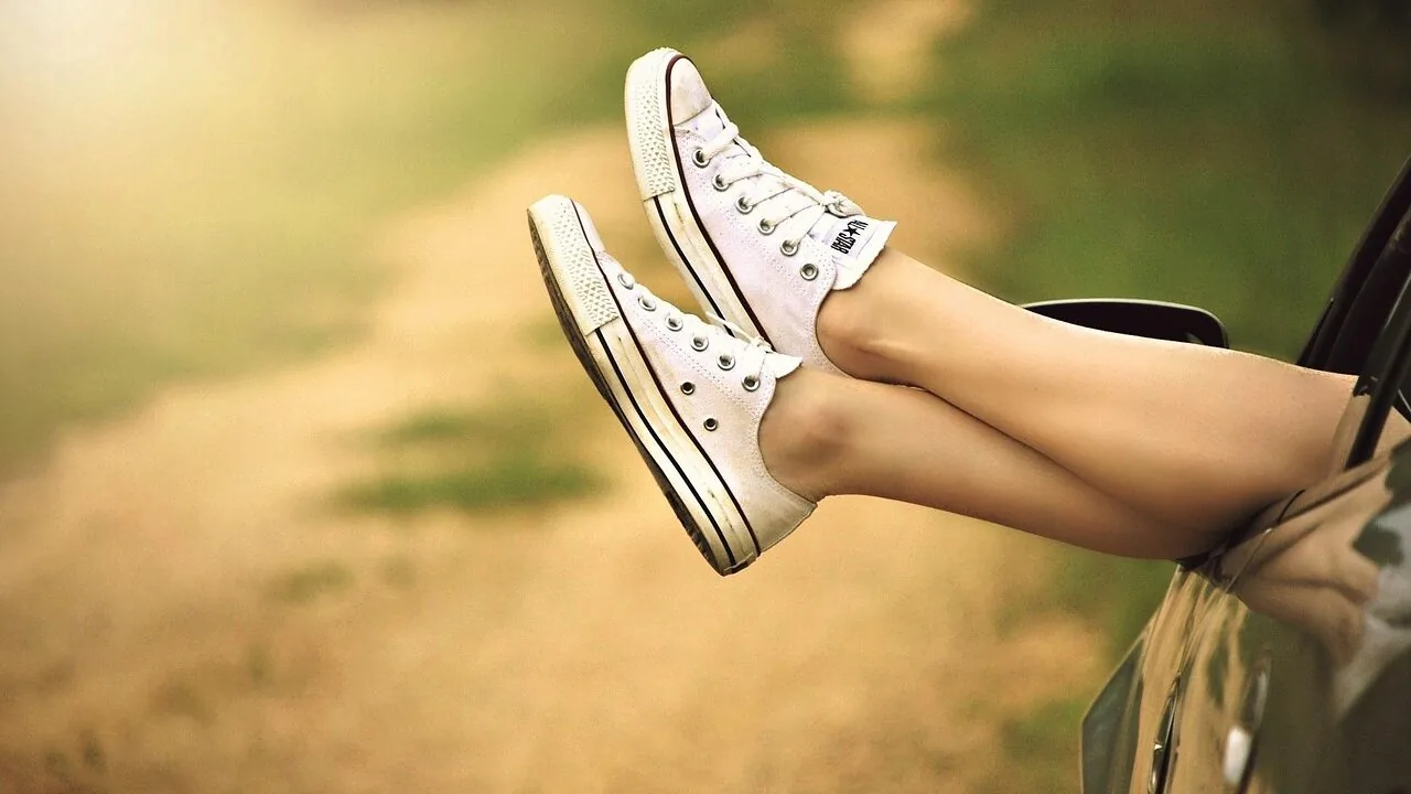 The Best Anklets for Every Style and Budget