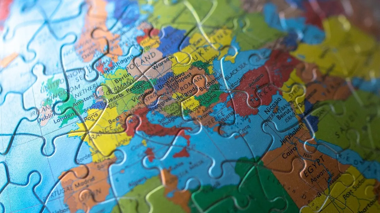 Puzzle Frames Worth Buying for Every Completed Project