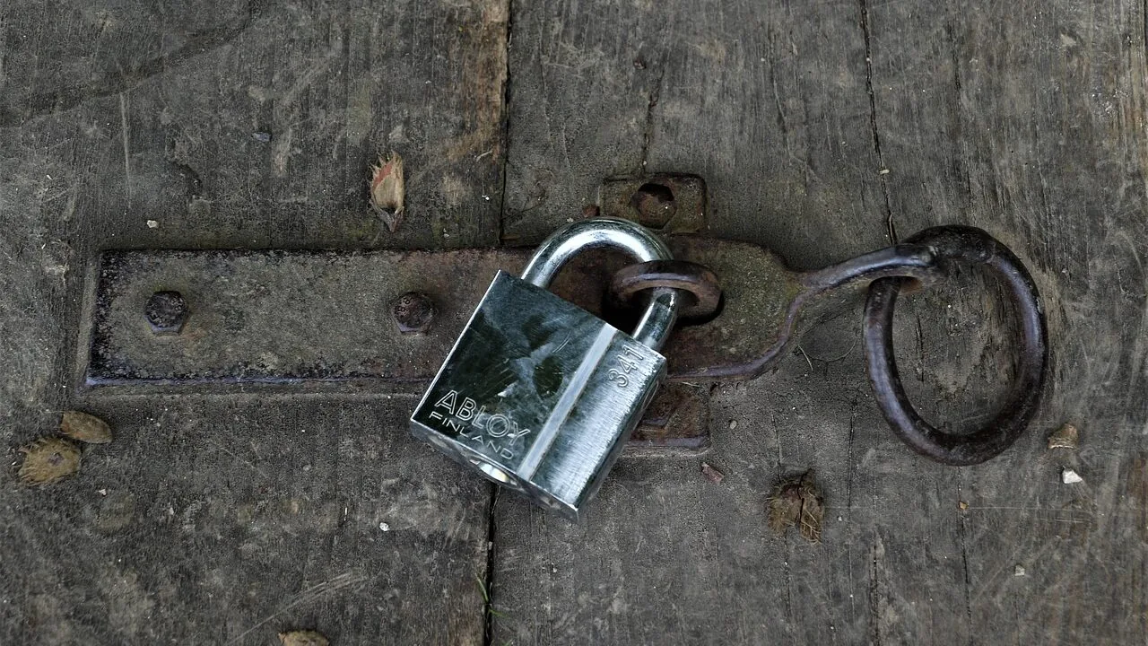 Door Security Bars Worth Buying for Every Home and Budget