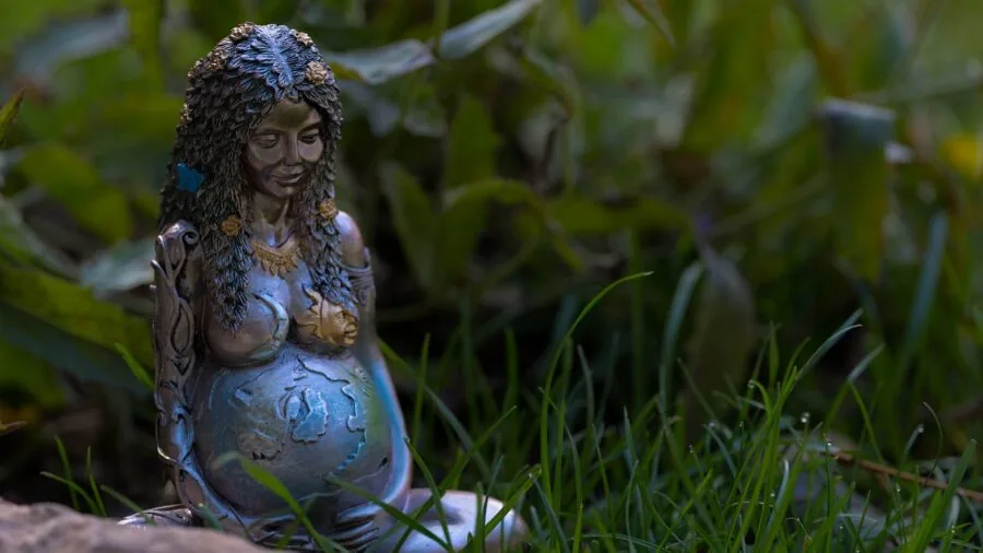 Garden statue standing firmly in landscape with natural wind conditions