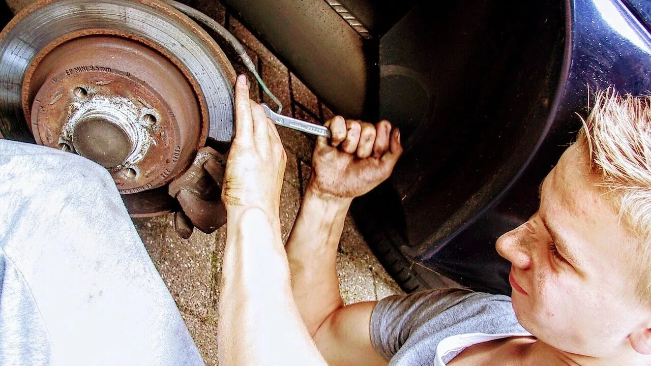 Lug Wrenches Worth Buying for Every Vehicle and Budget