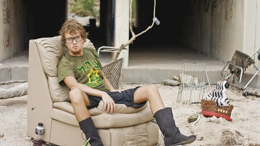 Man in casual shorts enjoying outdoor activity, demonstrating comfortable waistband fit and everyday wear