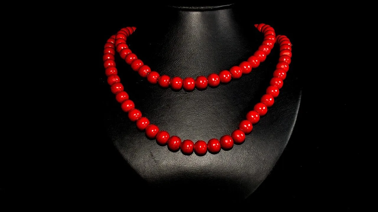 Pearl Necklaces Worth Buying for Every Style and Budget