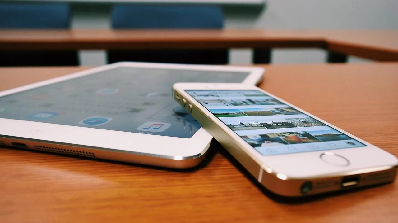 The Best Tablet Stands for Every Desk and Use Case